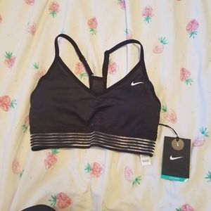 Black nike women's sports bra size small